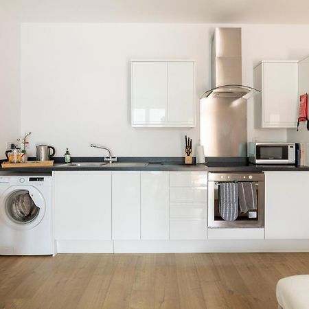 1 Bed Apartment - Redhill Central, Surrey, Gatwick #2 Екстериор снимка