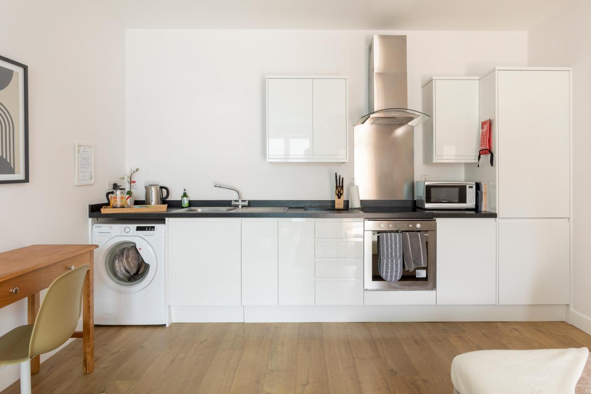 1 Bed Apartment - Redhill Central, Surrey, Gatwick #2 Екстериор снимка
