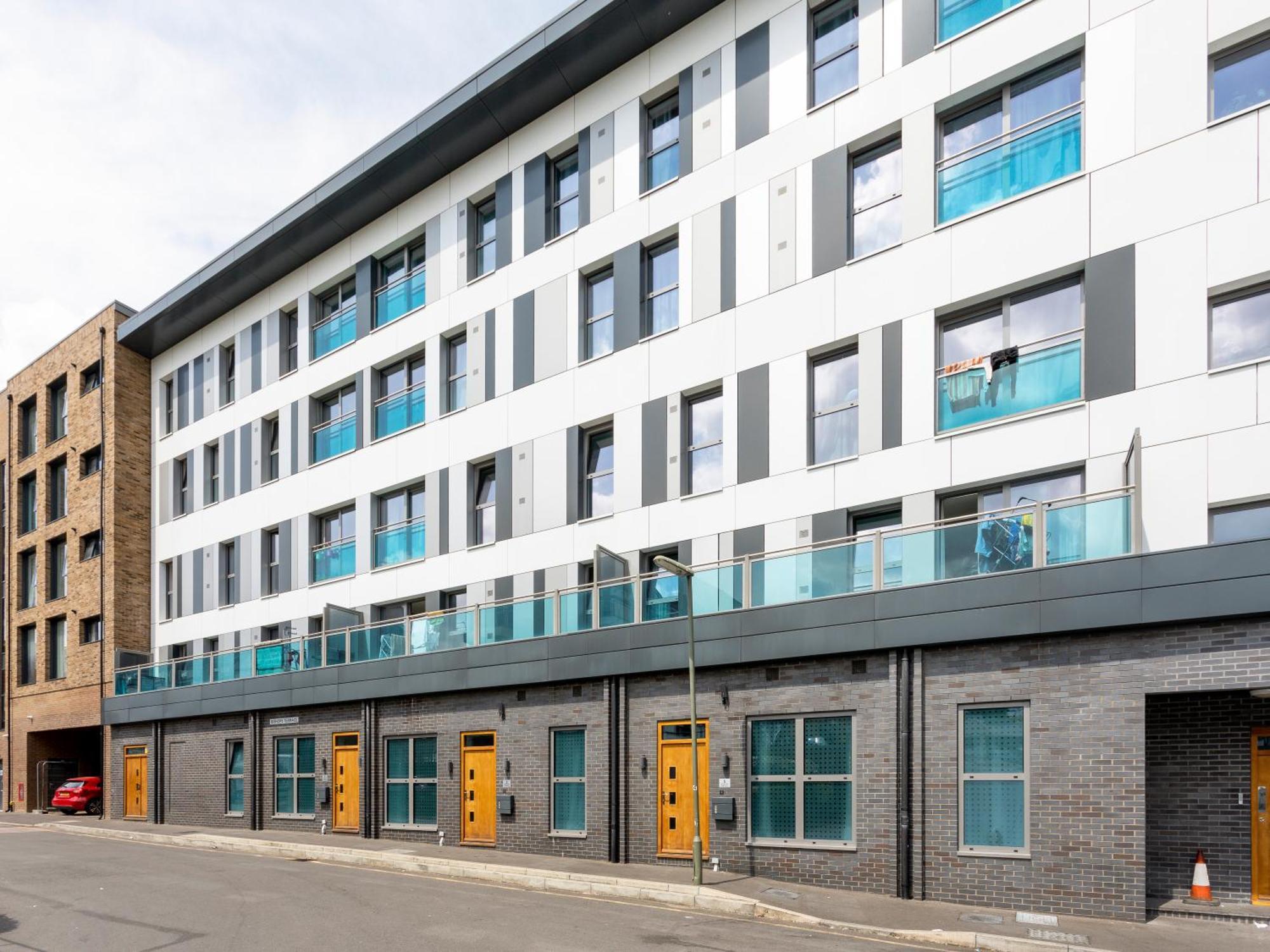 1 Bed Apartment - Redhill Central, Surrey, Gatwick #2 Екстериор снимка